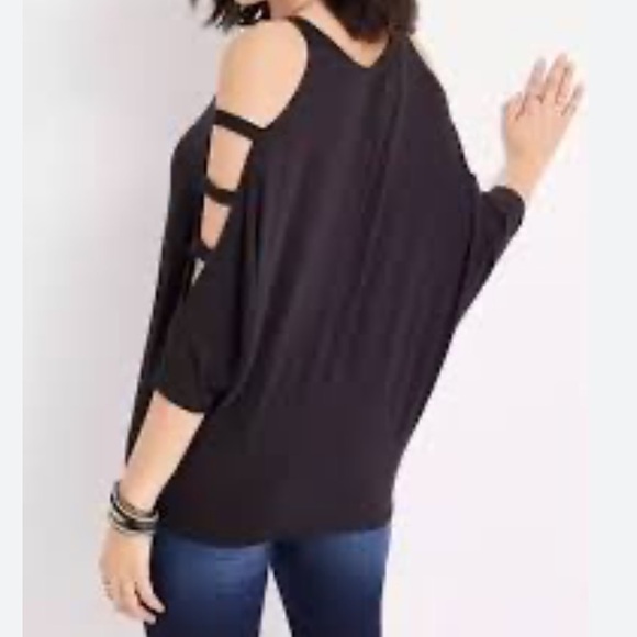 Edgely sold by Maurices cut out cold shoulder shirt. Size 2 X nwt - Picture 4 of 8